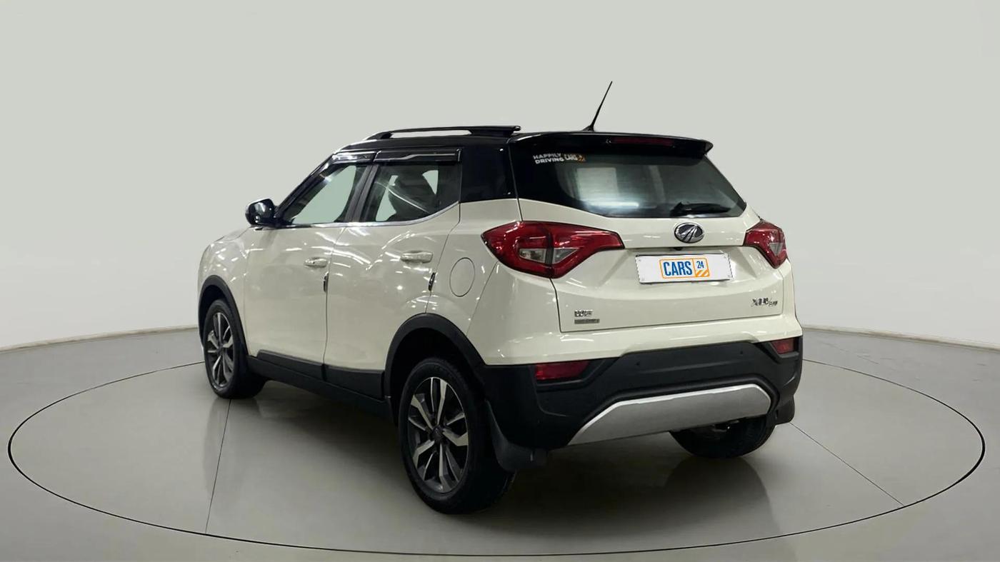 2021 Mahindra XUV300 W8 (O) 1.5 DIESEL AMT DUAL TONE, Diesel, Automatic, 72,352 km, Left Back Diagonal