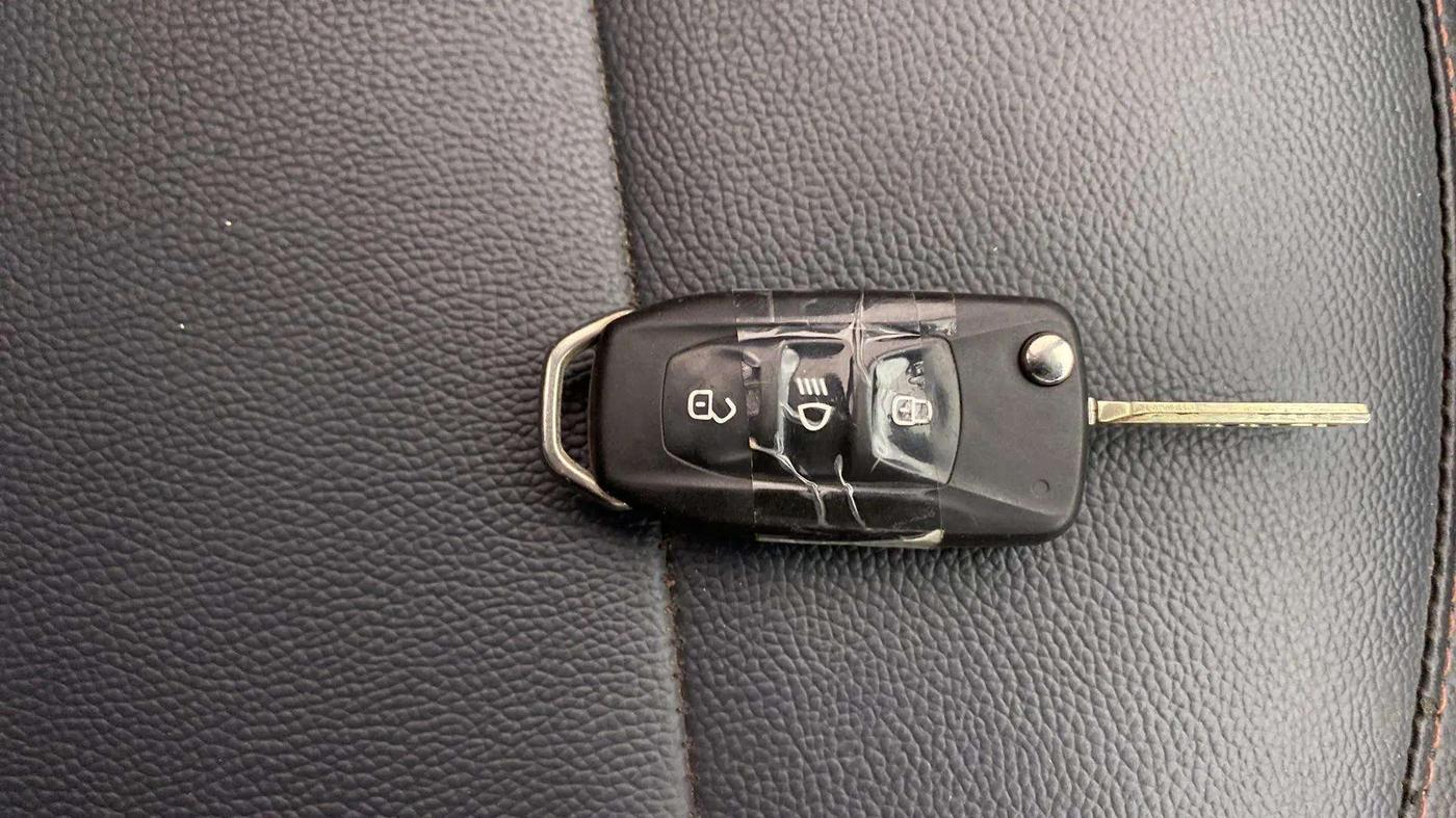 2020 Tata Tiago XZA PLUS PETROL, Petrol, Automatic, 25,408 km, Key Close Up