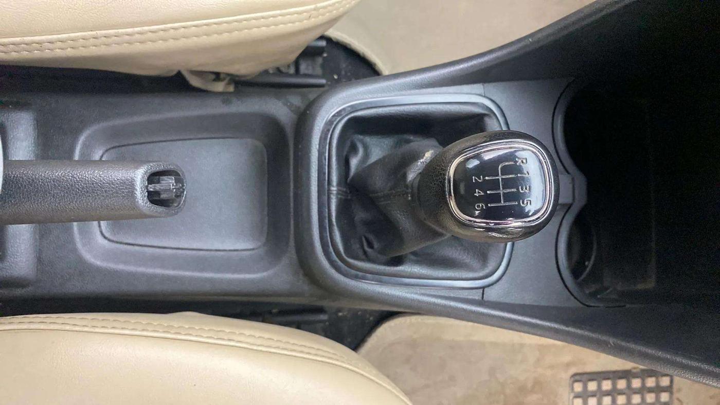 2020 Skoda Rapid ACTIVE 1.0 TSI, Petrol, Manual, 58,579 km, Gear Lever