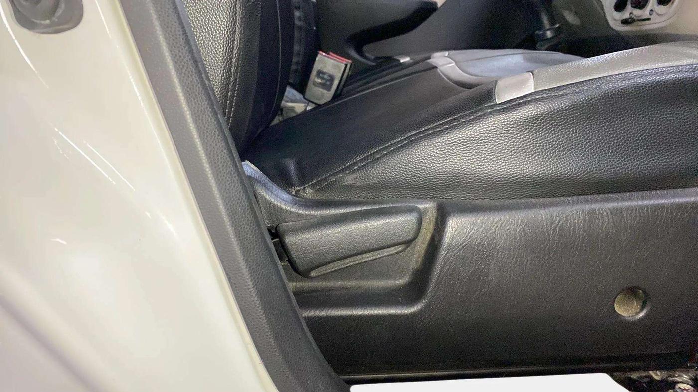 2022 Maruti Alto LXI O, Petrol, Manual, 9,697 km, Driver Side Adjustment Panel