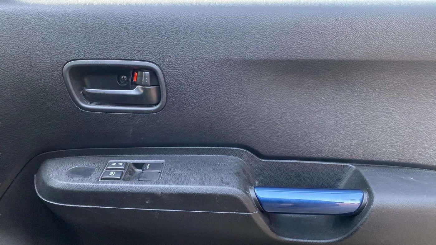 2023 Maruti IGNIS SIGMA 1.2, Petrol, Manual, 16,271 km, Driver Side Door Panels Control