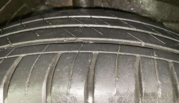 2021 MG HECTOR SHARP 1.5 PETROL CVT, Petrol, Automatic, 35,795 km, Right Front Tyre Tread