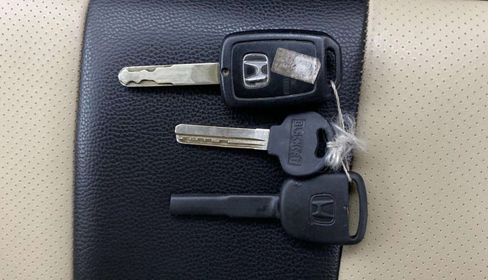 2019 Honda Amaze 1.2L I-VTEC S, Petrol, Manual, 25,376 km, Key Close Up