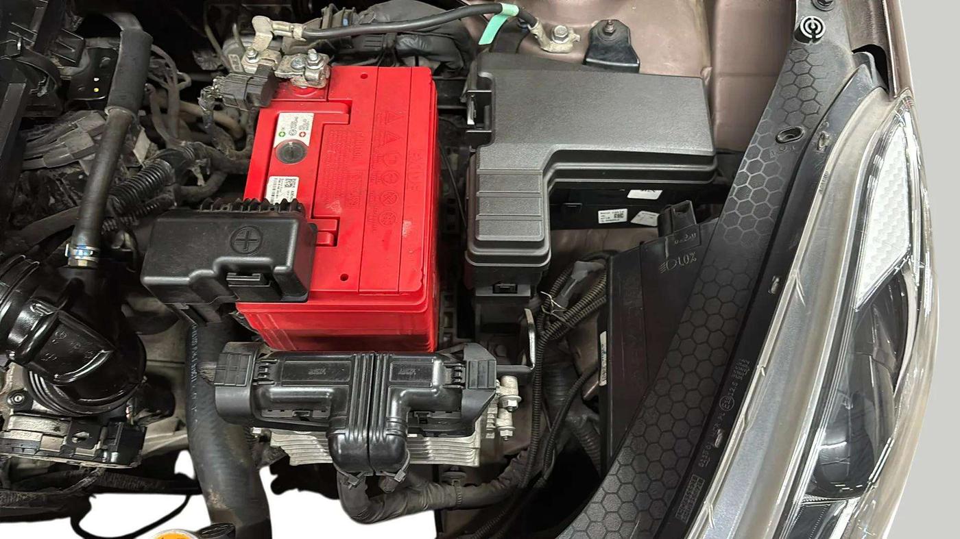 2020 Hyundai AURA SX PLUS 1.2 AMT, Petrol, Automatic, 18,808 km, Engine View - Left