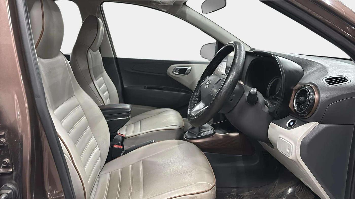 2020 Hyundai AURA SX PLUS 1.2 AMT, Petrol, Automatic, 18,808 km, Right Side Front Door Cabin