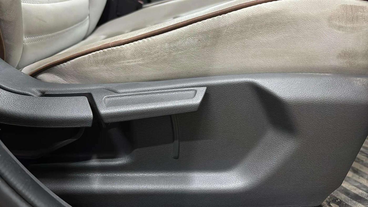 2020 Hyundai AURA SX PLUS 1.2 AMT, Petrol, Automatic, 18,808 km, Driver Side Adjustment Panel