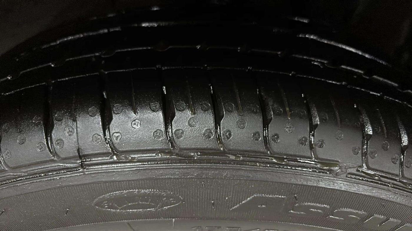 2020 Hyundai AURA SX PLUS 1.2 AMT, Petrol, Automatic, 18,808 km, Left Front Tyre Tread