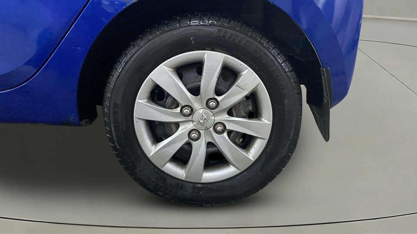 2013 Hyundai Eon MAGNA +, Petrol, Manual, 26,926 km, Left Rear Wheel