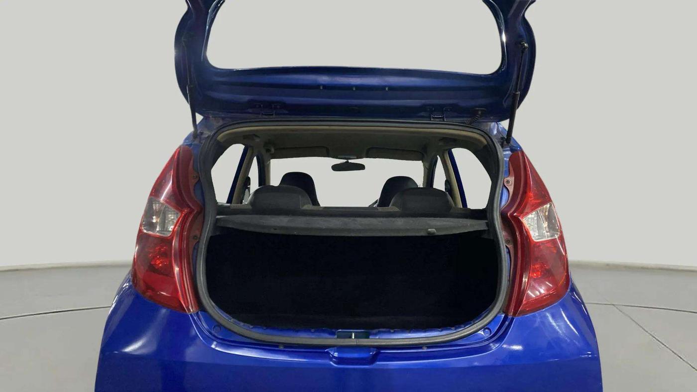 2013 Hyundai Eon MAGNA +, Petrol, Manual, 26,926 km, Boot Inside