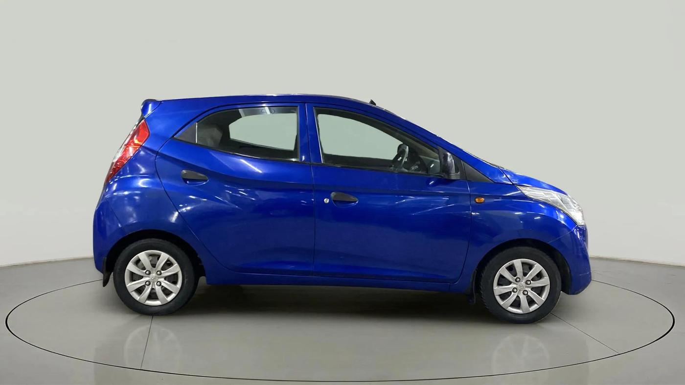 2013 Hyundai Eon MAGNA +, Petrol, Manual, 26,926 km, Right Side View