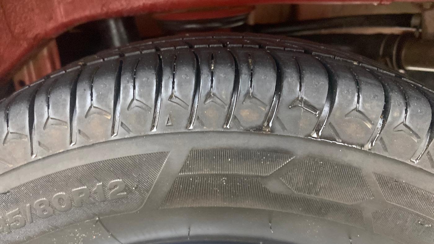 2015 Maruti Alto 800 LXI, Petrol, Manual, 61,808 km, Left Rear Tyre Tread