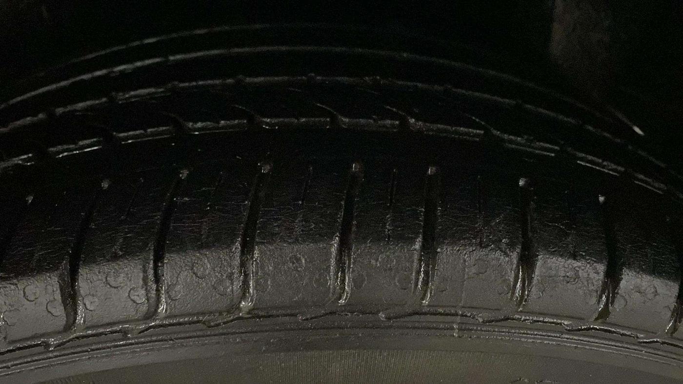 2016 Maruti Ciaz ZXI+ AT, Petrol, Automatic, 85,341 km, Left Rear Tyre Tread