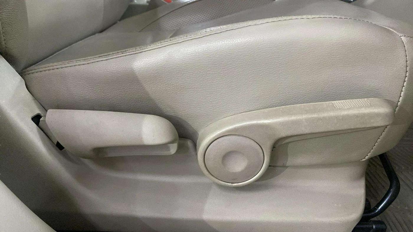 2016 Maruti Ciaz ZXI+ AT, Petrol, Automatic, 85,341 km, Driver Side Adjustment Panel