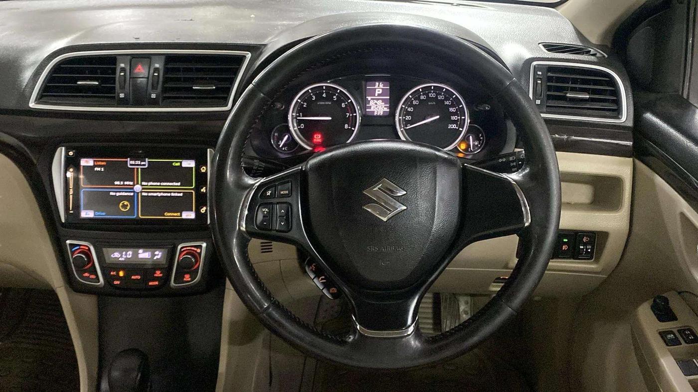 2016 Maruti Ciaz ZXI+ AT, Petrol, Automatic, 85,341 km, Steering Wheel Close Up