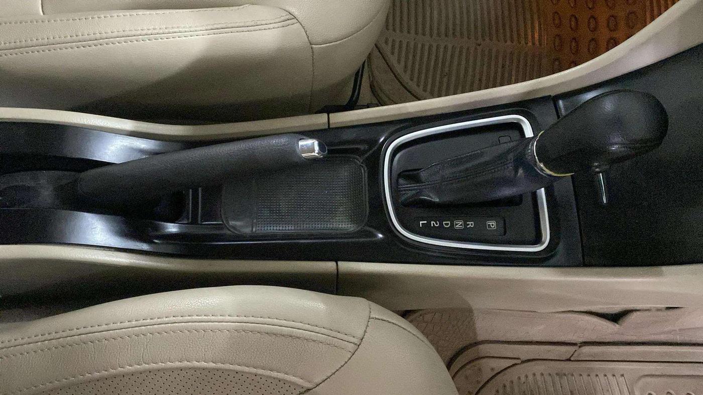 2016 Maruti Ciaz ZXI+ AT, Petrol, Automatic, 85,341 km, Gear Lever