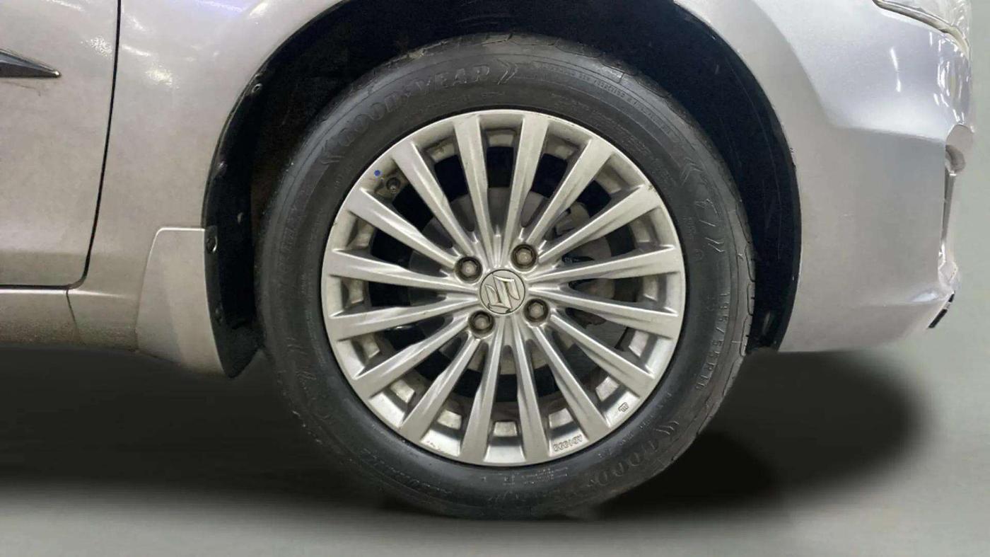 2016 Maruti Ciaz ZXI+ AT, Petrol, Automatic, 85,341 km, Right Front Wheel
