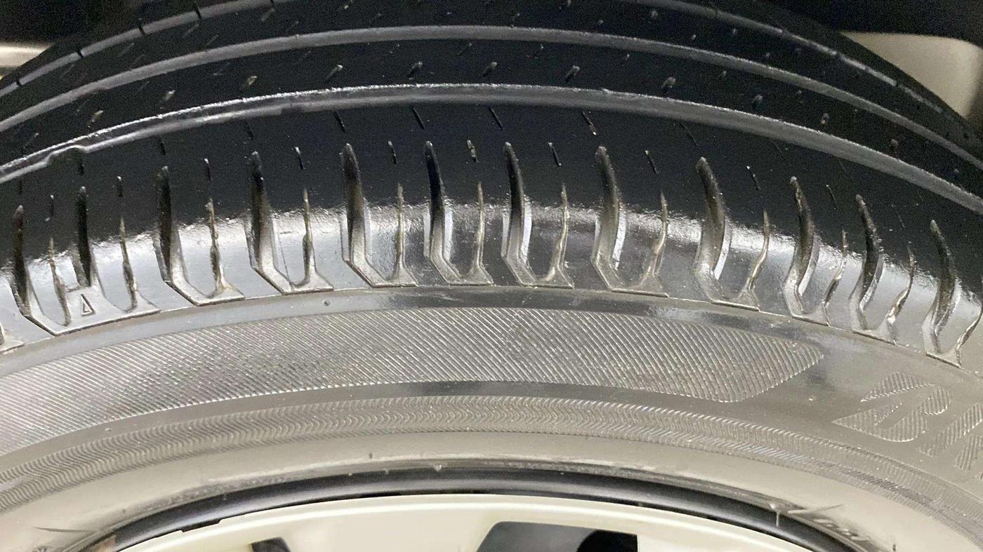 2019 Maruti Swift VXI, Petrol, Manual, 25,504 km, Left Front Tyre Tread