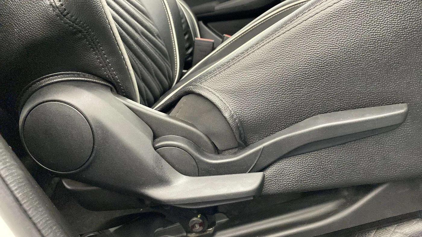 2019 Maruti Swift VXI, Petrol, Manual, 25,504 km, Driver Side Adjustment Panel