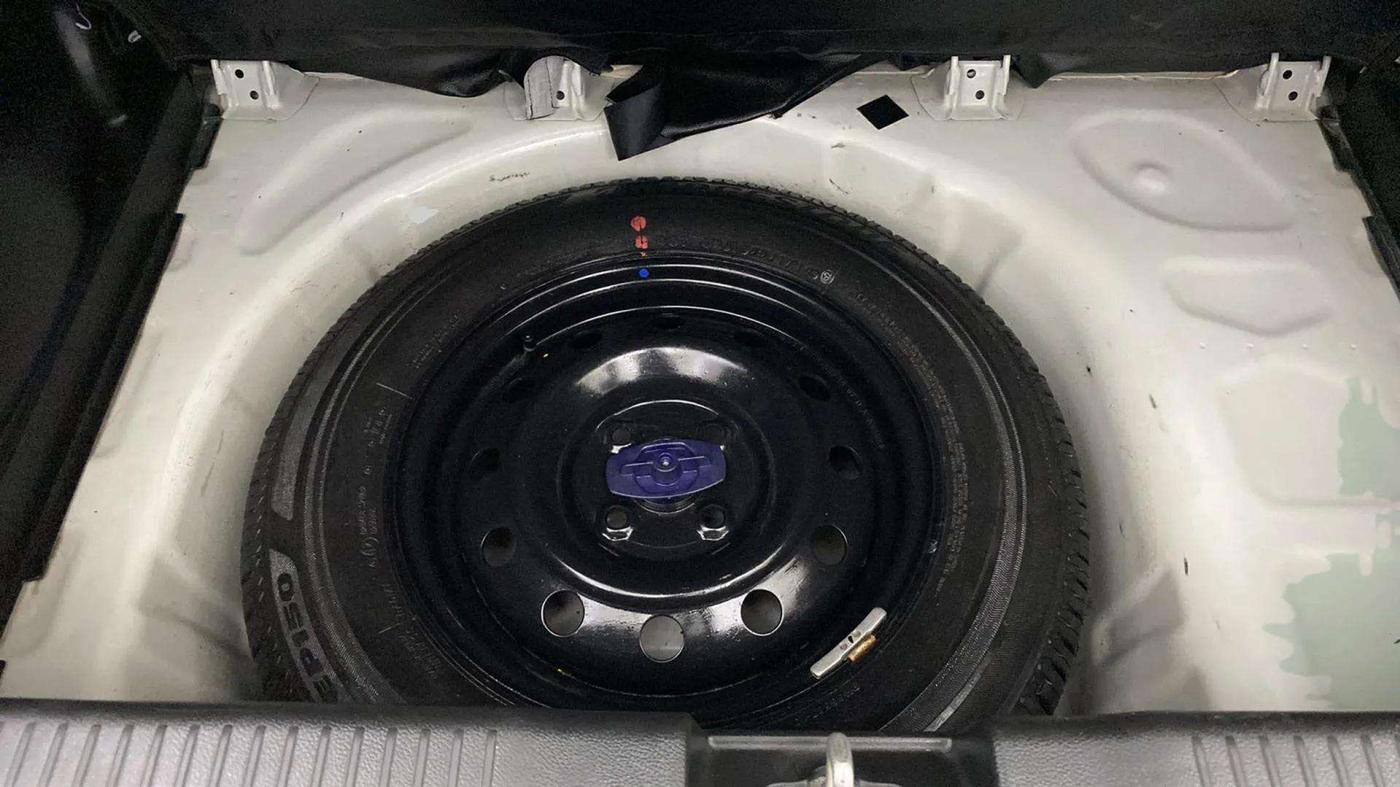 2019 Maruti Swift VXI, Petrol, Manual, 25,504 km, Spare Tyre