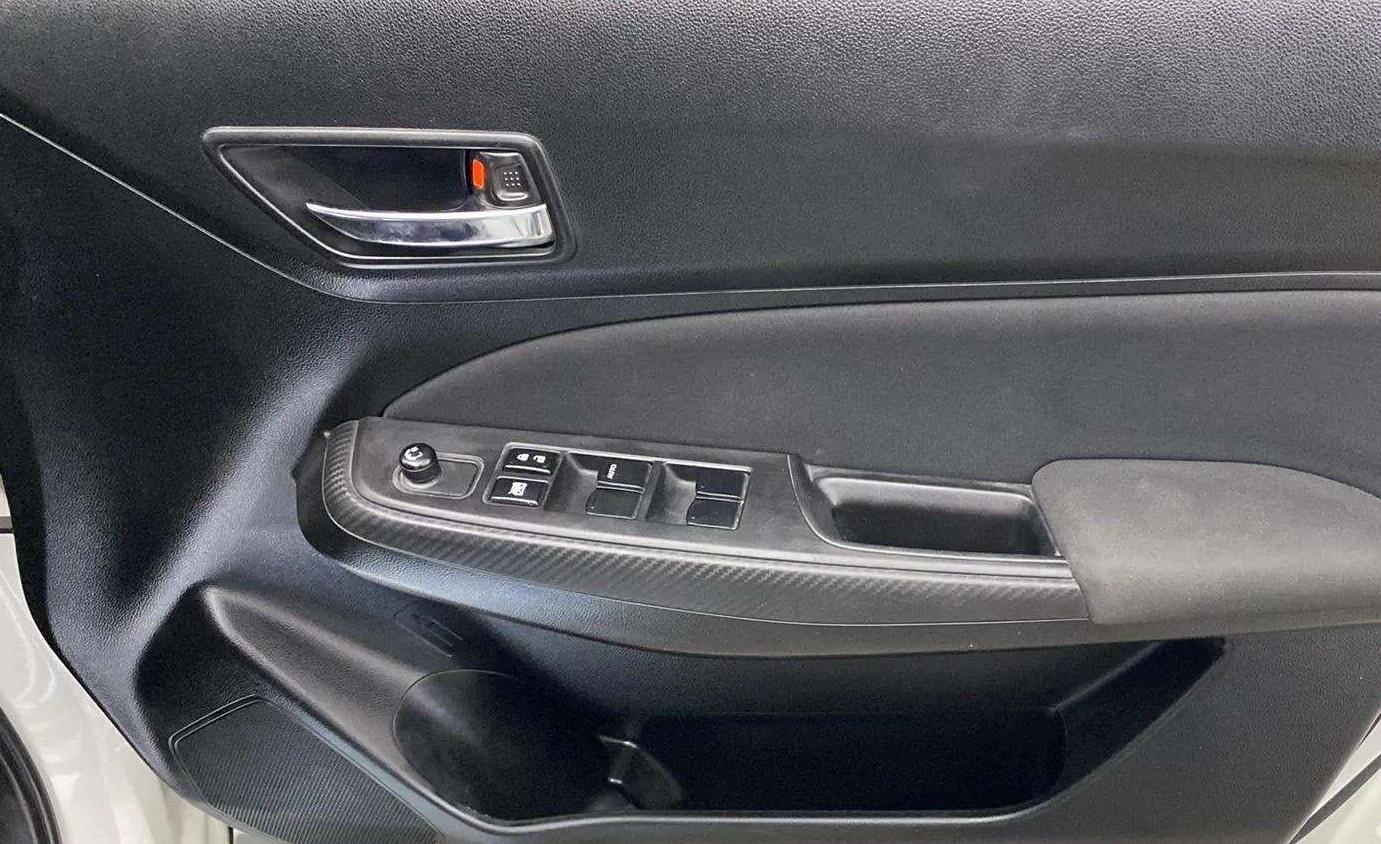 2019 Maruti Swift VXI, Petrol, Manual, 25,504 km, Driver Side Door Panels Control