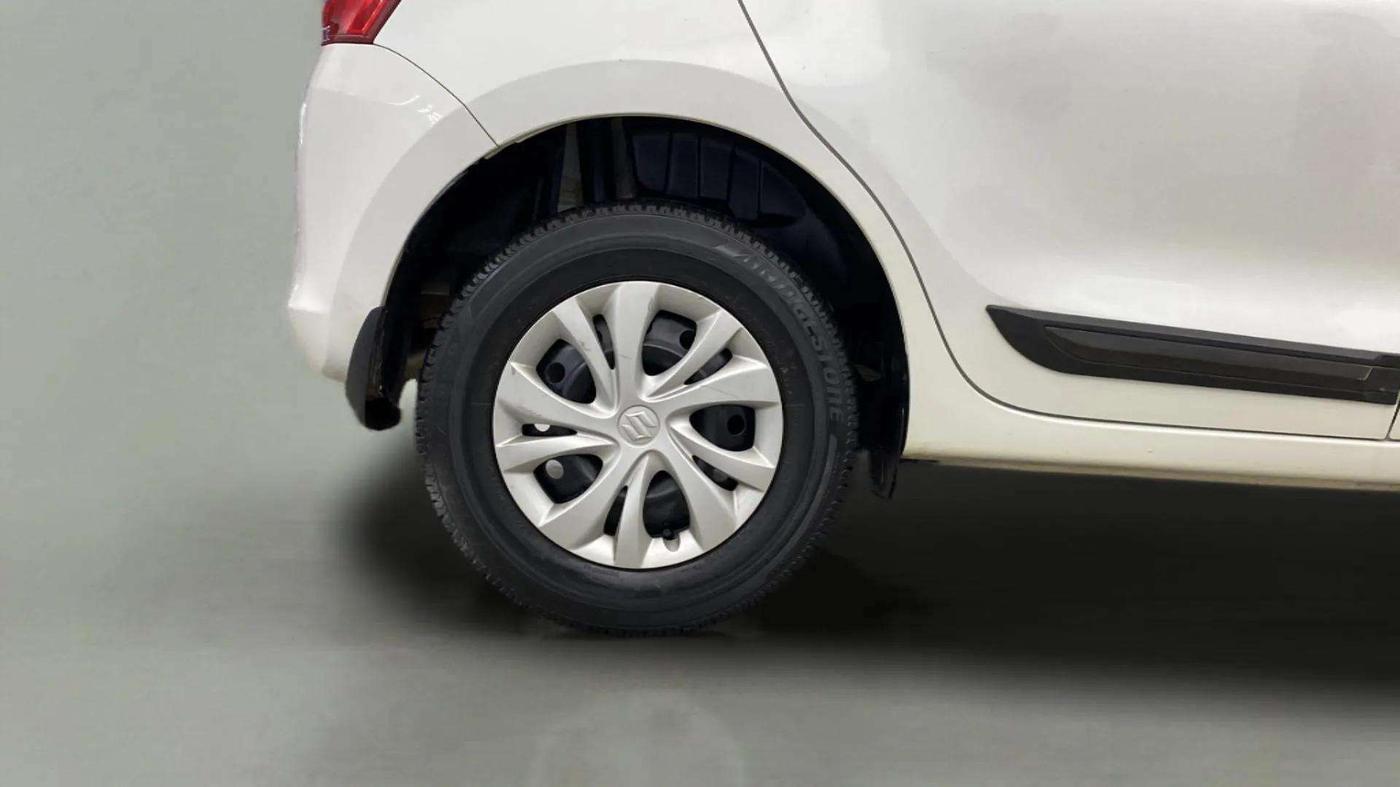 2019 Maruti Swift VXI, Petrol, Manual, 25,504 km, Right Rear Wheel