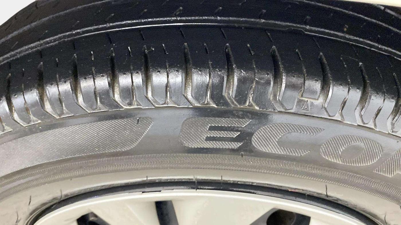 2019 Maruti Swift VXI, Petrol, Manual, 25,504 km, Right Front Tyre Tread