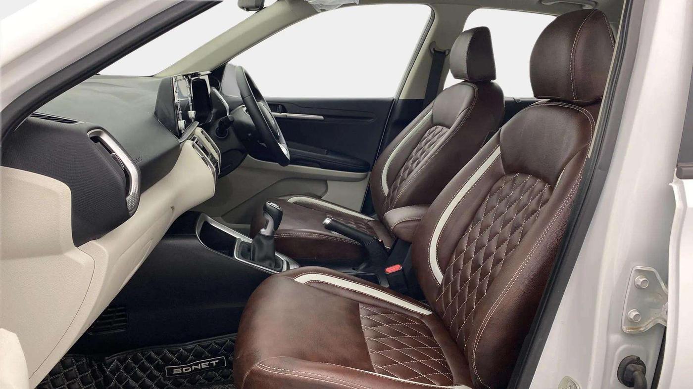 2023 KIA SONET HTX 1.5 DIESEL IMT, Diesel, Manual, 14,110 km, Right Side Front Door Cabin
