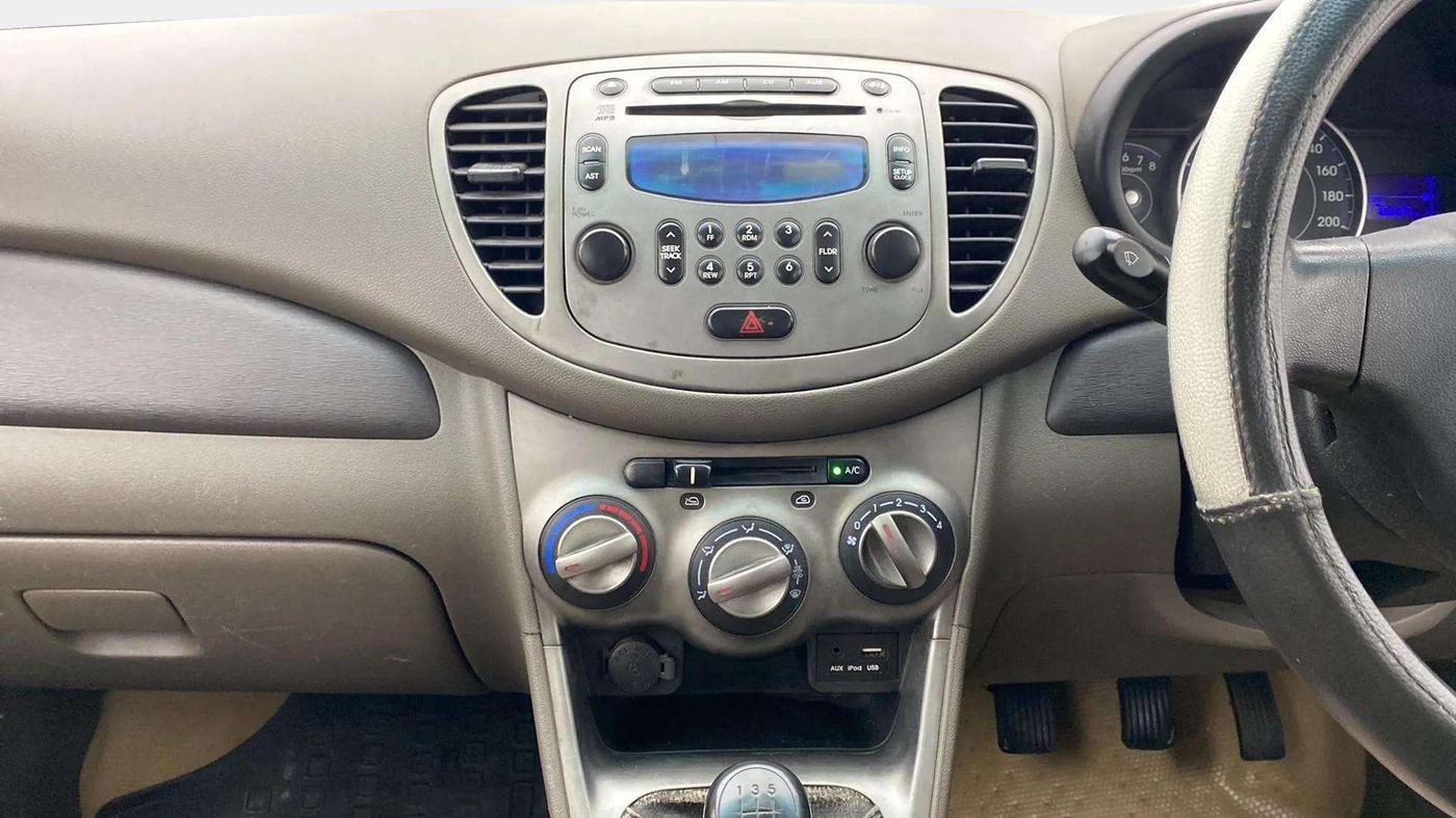 2016 Hyundai i10 SPORTZ 1.1, Petrol, Manual, 70,377 km, Air Conditioner