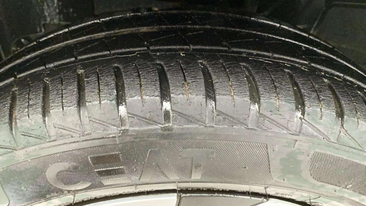 2021 Datsun Redi Go T(O), Petrol, Manual, 27,140 km, Left Front Tyre Tread