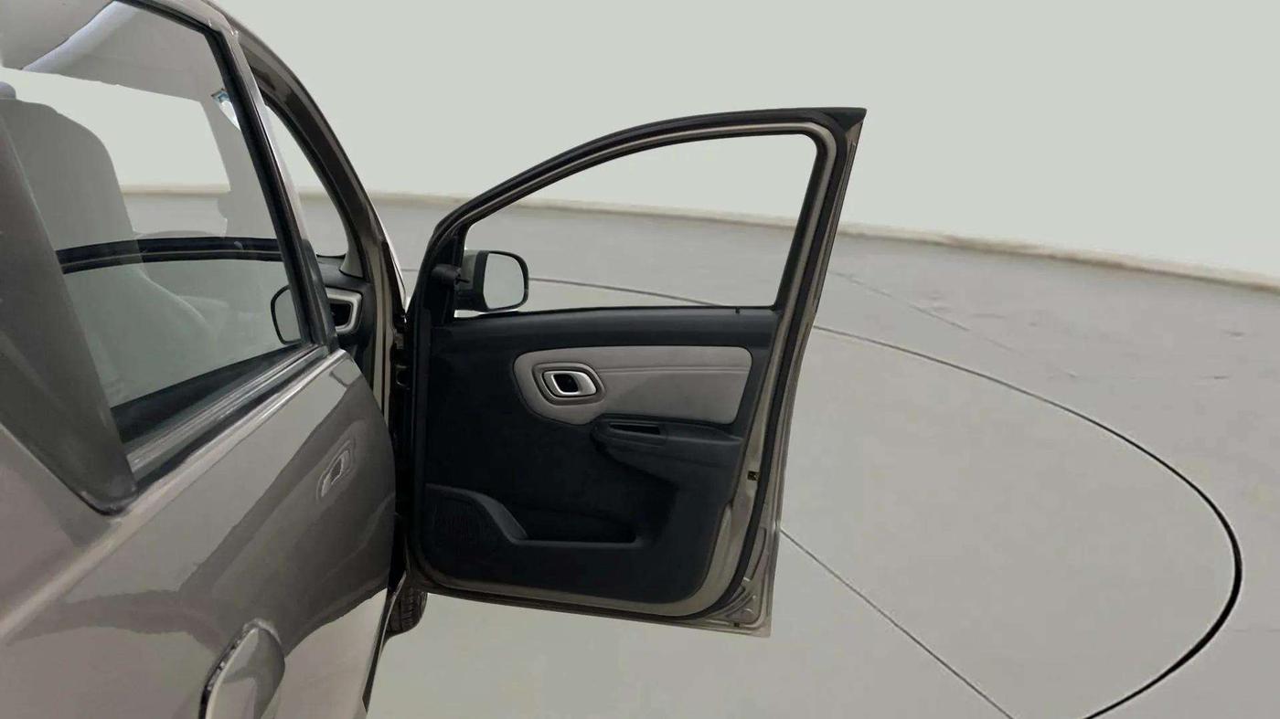 2021 Datsun Redi Go T(O), Petrol, Manual, 27,140 km, RHS Front Door