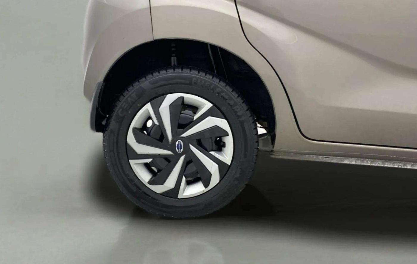 2021 Datsun Redi Go T(O), Petrol, Manual, 27,140 km, Right Rear Wheel