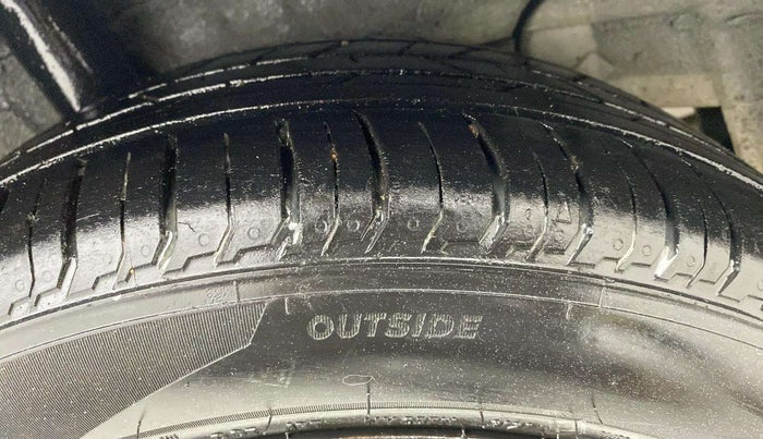 2021 Hyundai NEW I20 SPORTZ 1.2 MT, Petrol, Manual, 30,148 km, Right Rear Tyre Tread