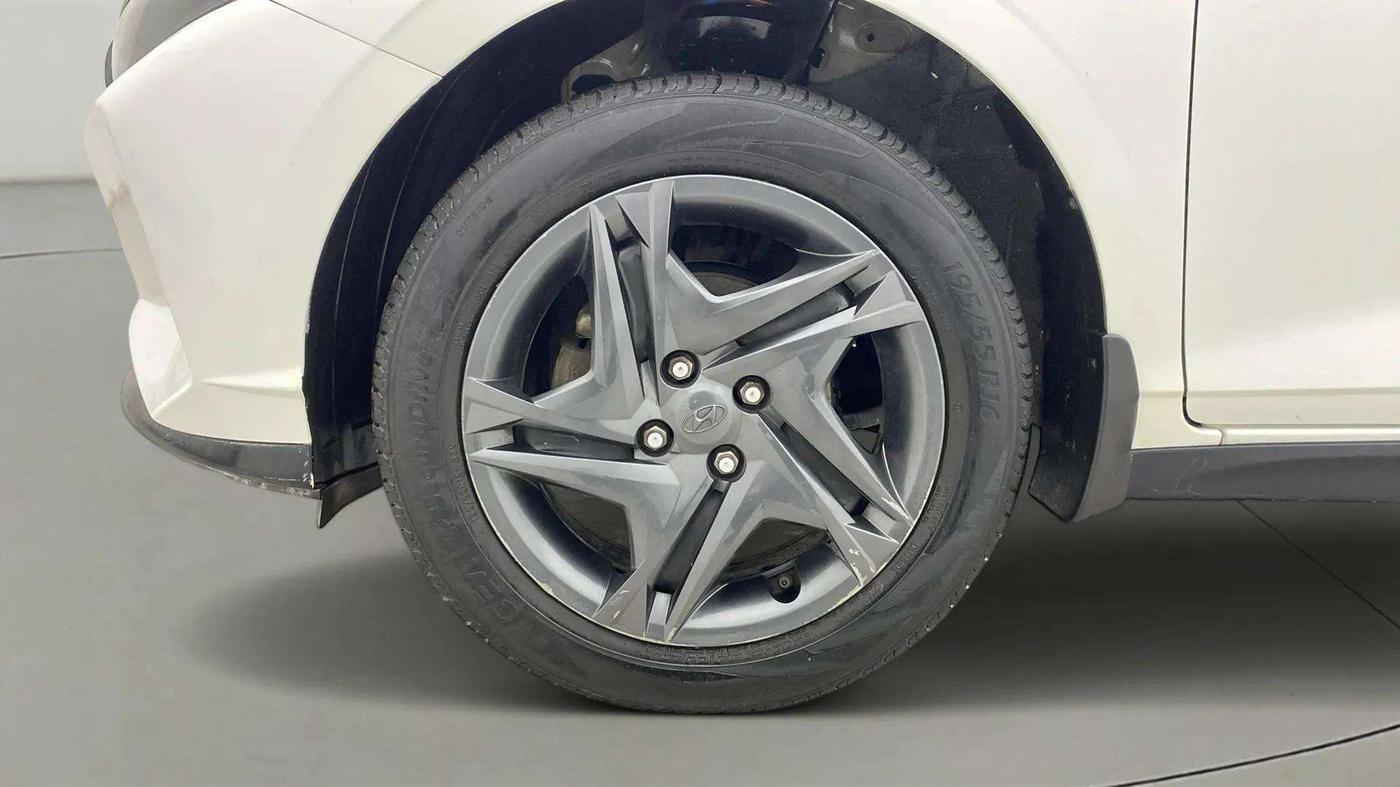 2021 Hyundai NEW I20 SPORTZ 1.2 MT, Petrol, Manual, 30,245 km, Left Front Wheel