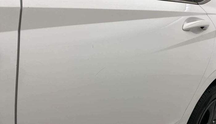 2021 Hyundai NEW I20 SPORTZ 1.2 MT, Petrol, Manual, 30,148 km, Rear left door - Slightly dented