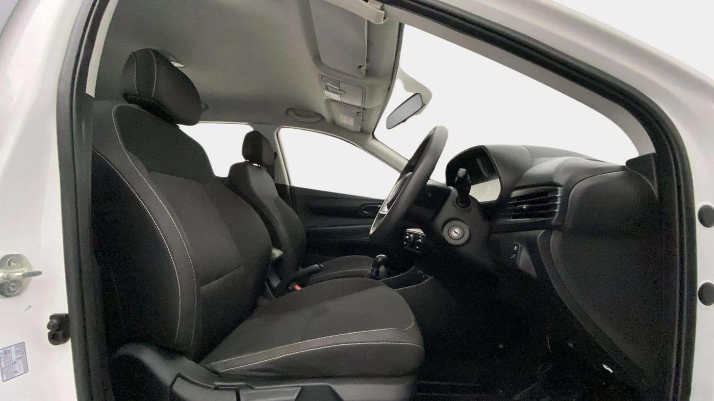 2021 Hyundai NEW I20 SPORTZ 1.2 MT, Petrol, Manual, 30,245 km, Right Side Front Door Cabin