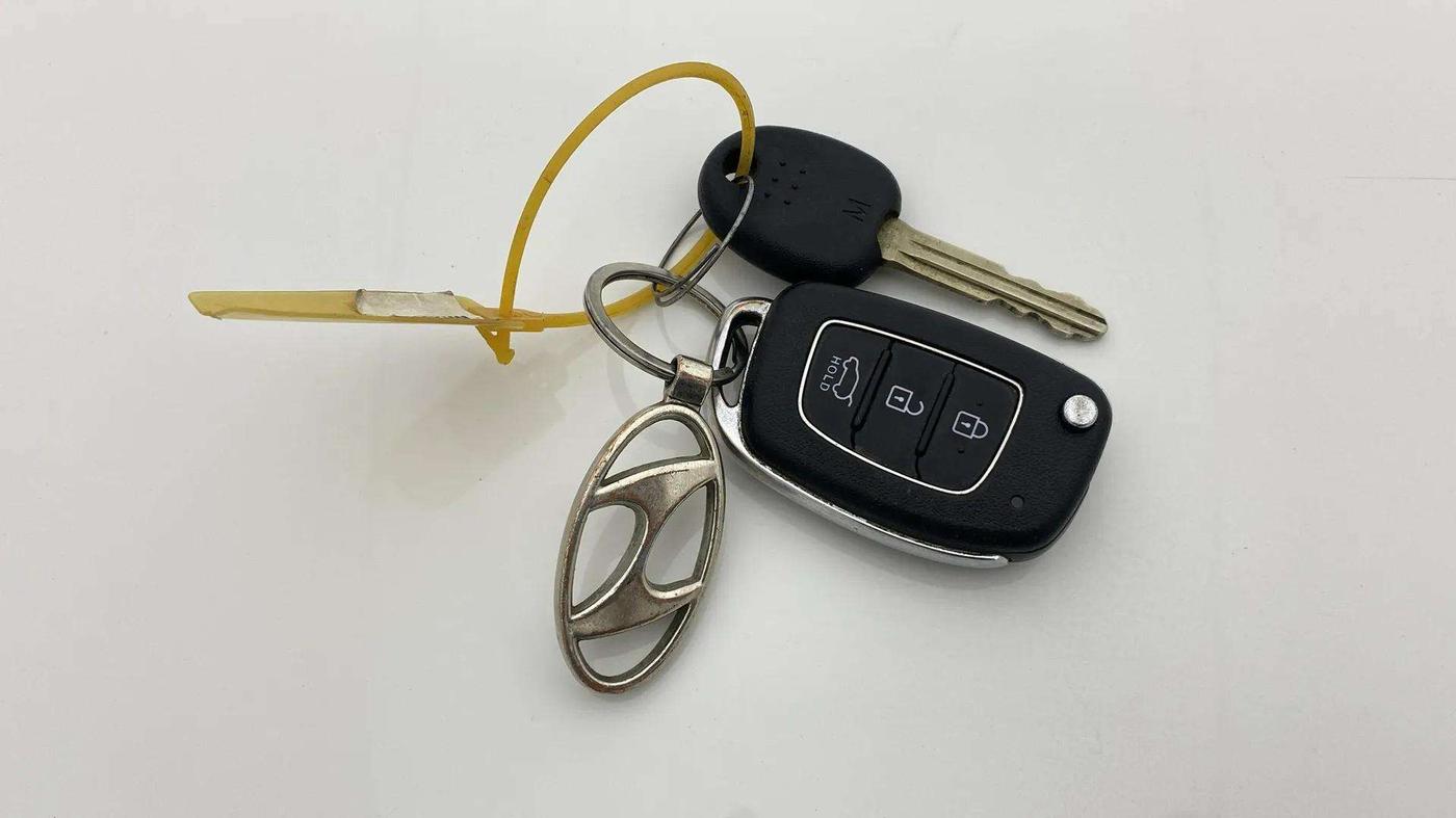 2021 Hyundai NEW I20 SPORTZ 1.2 MT, Petrol, Manual, 30,245 km, Key Close Up