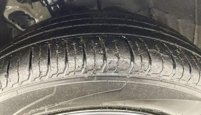 2021 Hyundai NEW I20 SPORTZ 1.2 MT, Petrol, Manual, 30,148 km, Left Front Tyre Tread