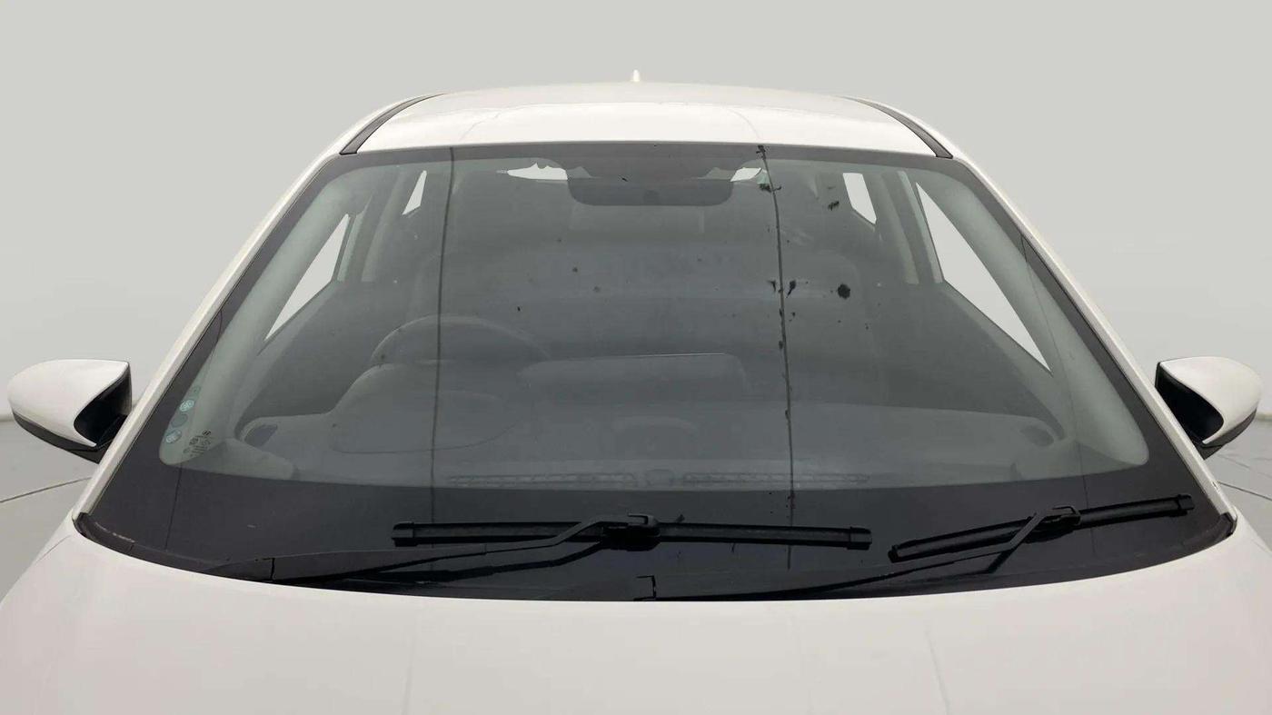 2021 Hyundai NEW I20 SPORTZ 1.2 MT, Petrol, Manual, 30,245 km, Front Windshield