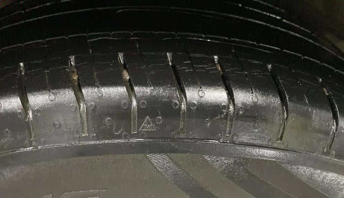 2019 Hyundai VENUE S 1.2, Petrol, Manual, 24,248 km, Right Rear Tyre Tread