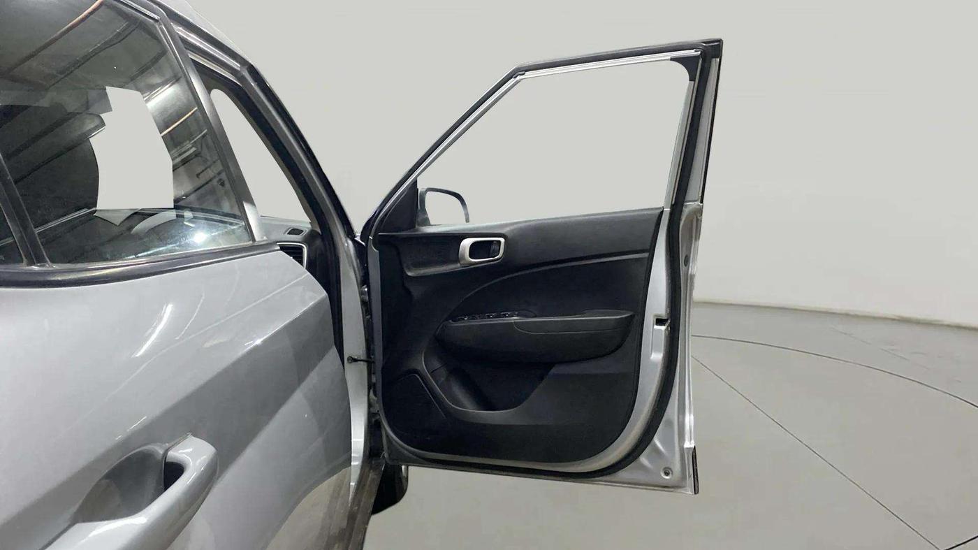 2019 Hyundai VENUE S 1.2, Petrol, Manual, 24,248 km, RHS Front Door