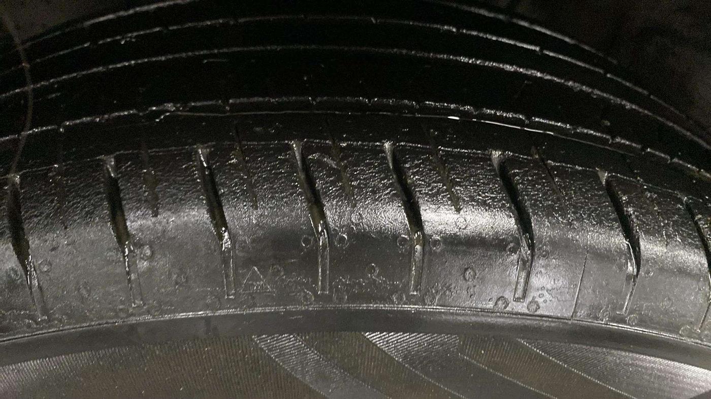 2019 Hyundai VENUE S 1.2, Petrol, Manual, 24,248 km, Left Front Tyre Tread