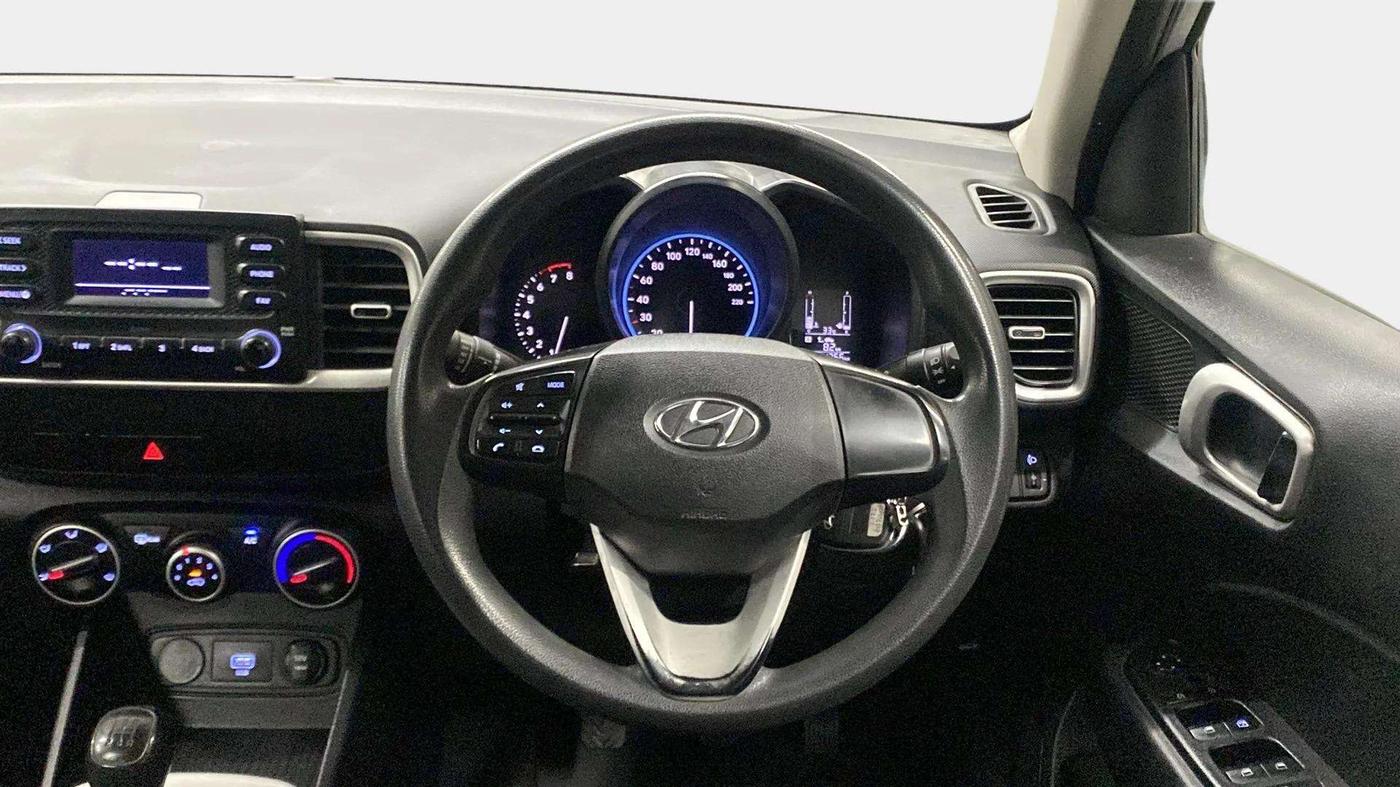 2019 Hyundai VENUE S 1.2, Petrol, Manual, 24,248 km, Steering Wheel Close Up
