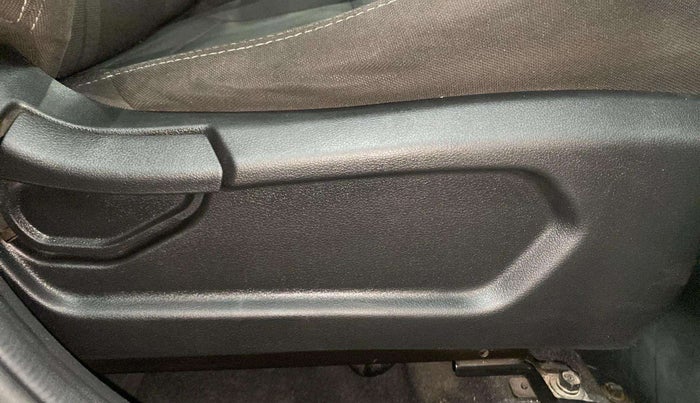2019 Hyundai VENUE S 1.2, Petrol, Manual, 24,248 km, Driver Side Adjustment Panel