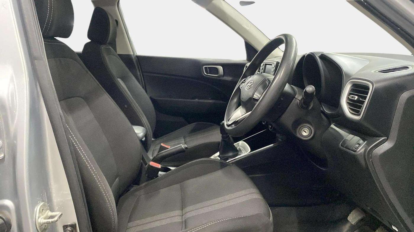 2019 Hyundai VENUE S 1.2, Petrol, Manual, 24,248 km, Right Side Front Door Cabin