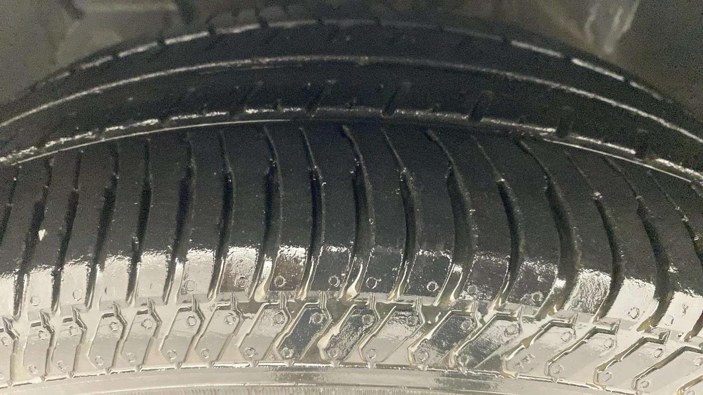 2017 Ford Ecosport TREND + 1.5L PETROL AT, Petrol, Automatic, 84,380 km, Left Front Tyre Tread