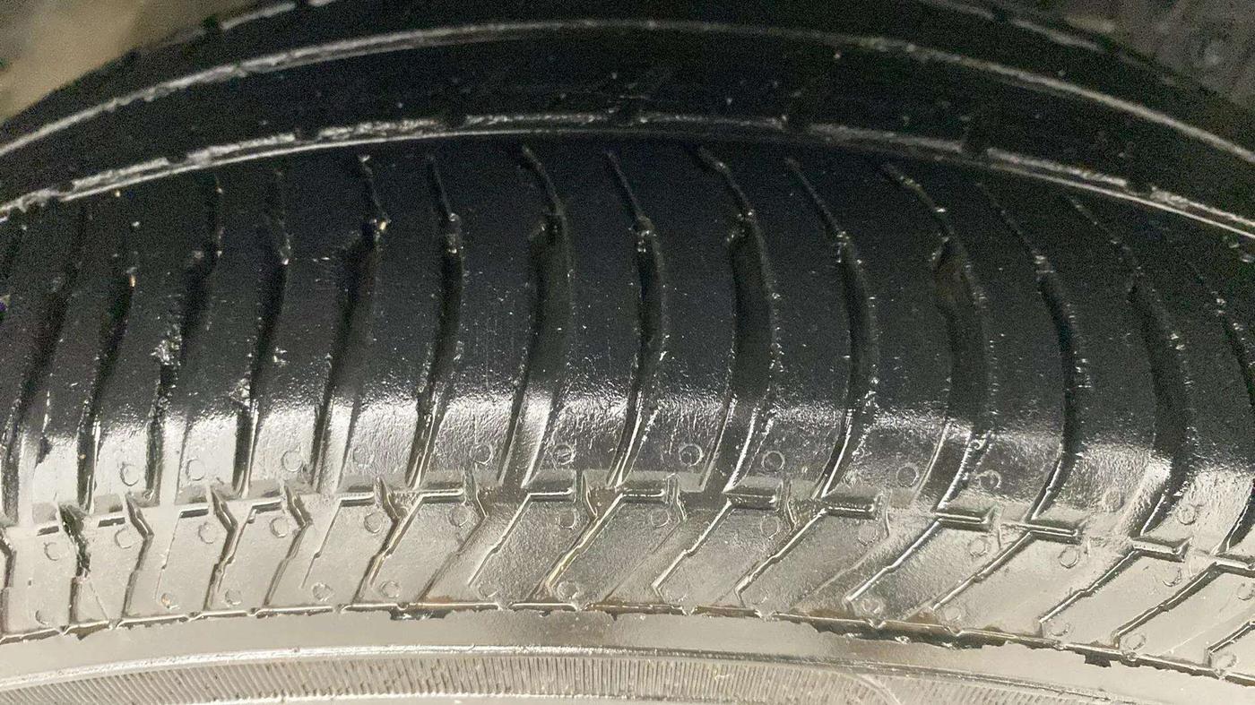 2017 Ford Ecosport TREND + 1.5L PETROL AT, Petrol, Automatic, 84,380 km, Right Front Tyre Tread