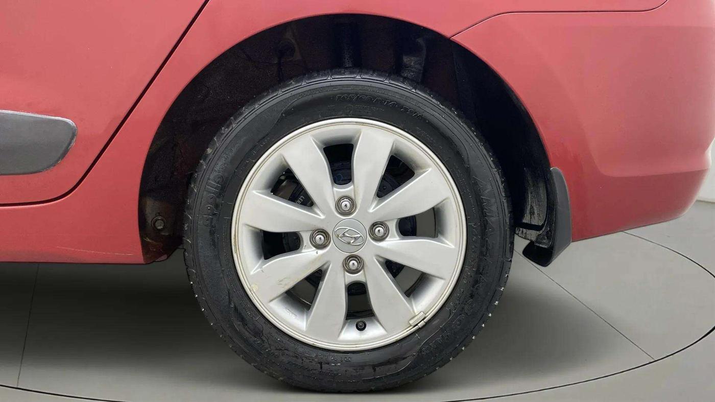 2016 Hyundai Xcent SX 1.2, Petrol, Manual, 24,118 km, Left Rear Wheel