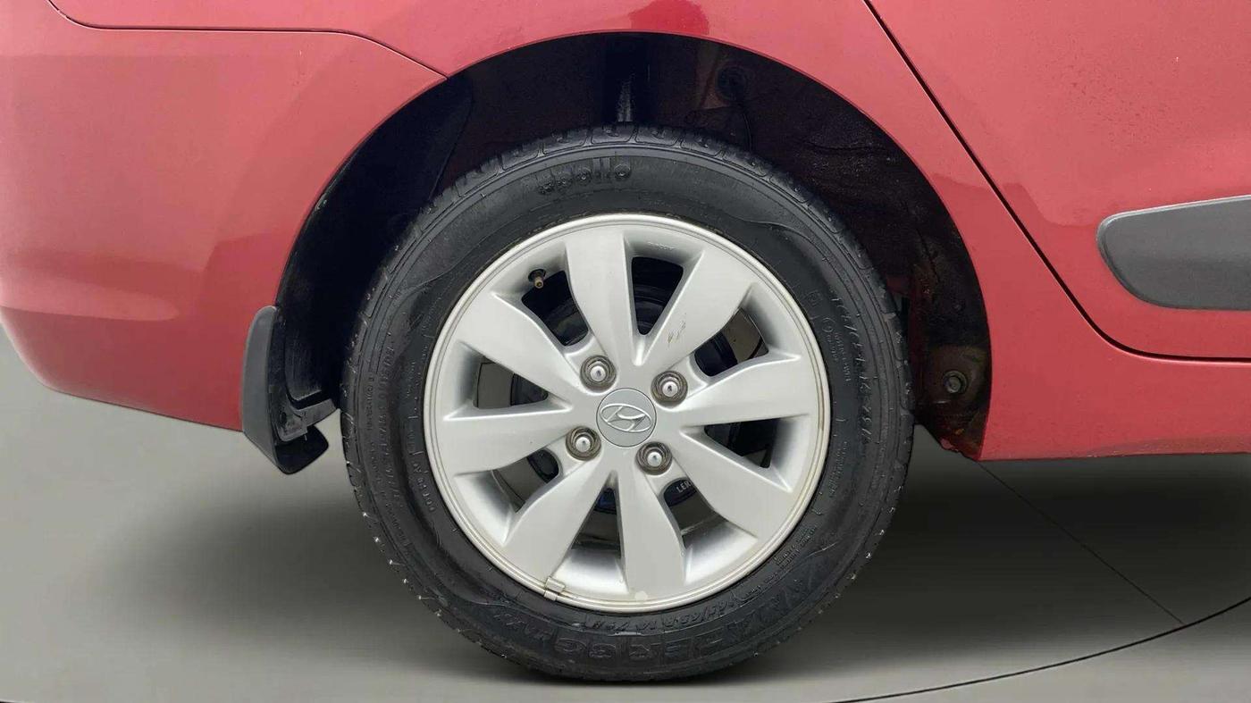 2016 Hyundai Xcent SX 1.2, Petrol, Manual, 24,118 km, Right Rear Wheel