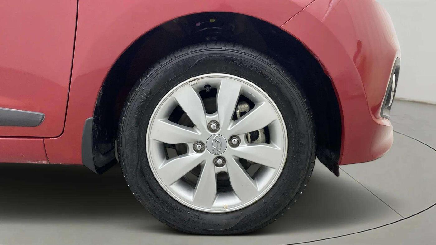 2016 Hyundai Xcent SX 1.2, Petrol, Manual, 24,118 km, Right Front Wheel