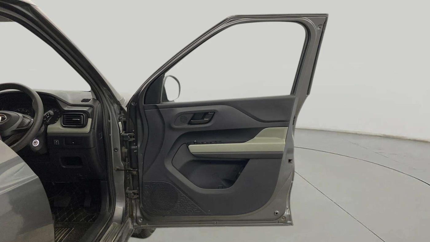 2023 Tata PUNCH ADVENTURE AMT, CNG, Automatic, 17,558 km, RHS Front Door